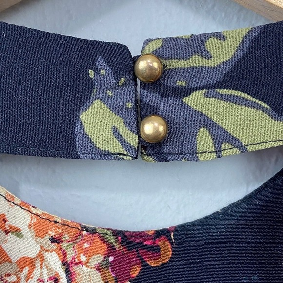 Staccato Floral Halter Top Blouse Size L Sleeveless‎ Boho Romantic Cottagecore - Picture 8 of 8